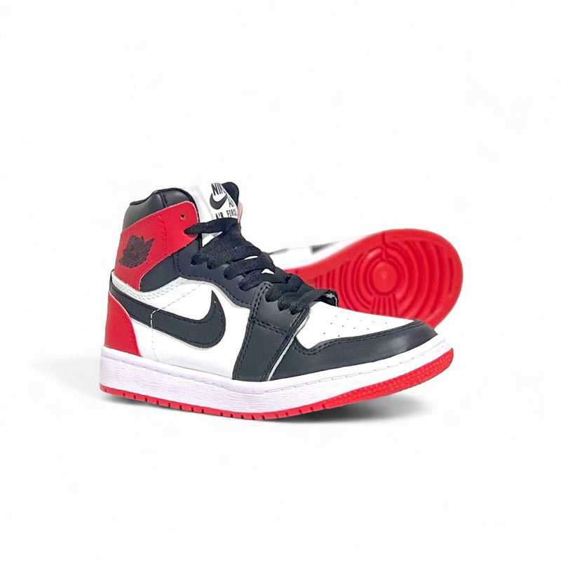 NIKE JORDAN RETRO 1✅